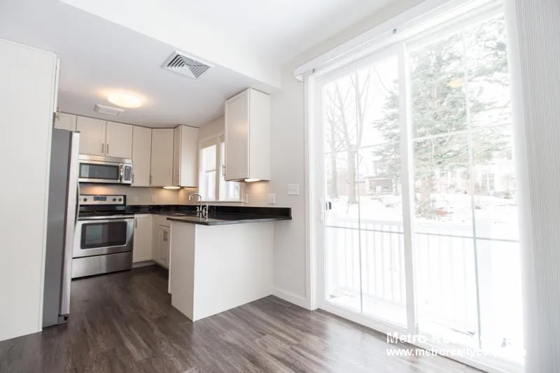 4 bed, 3.5 bath apartment for rent at 37 Cottage Park Ave, North Cambridge — photo 2 of 15