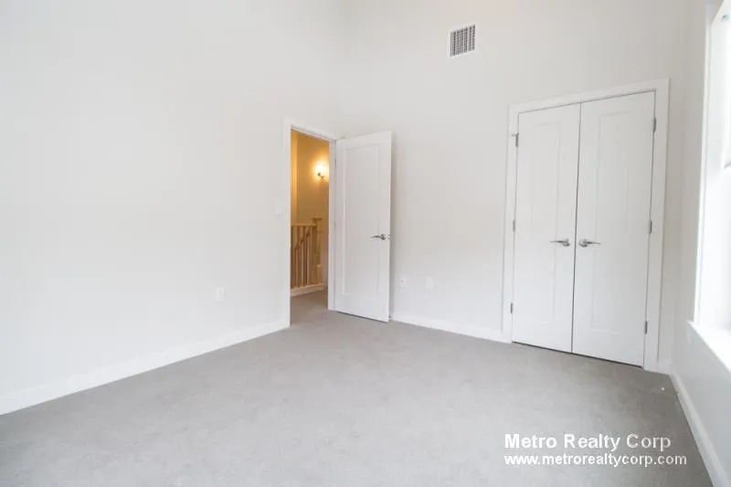 4 bed, 3.5 bath apartment for rent at 37 Cottage Park Ave, North Cambridge — photo 9 of 15