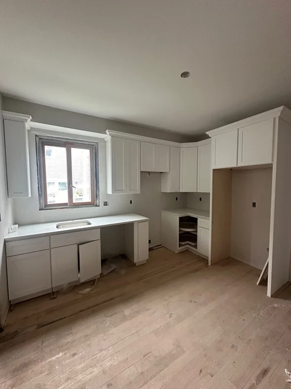 4 bed, 2 bath apartment for rent at 37 Crescent Ave Unit 3, Boston — photo 2 of 20
