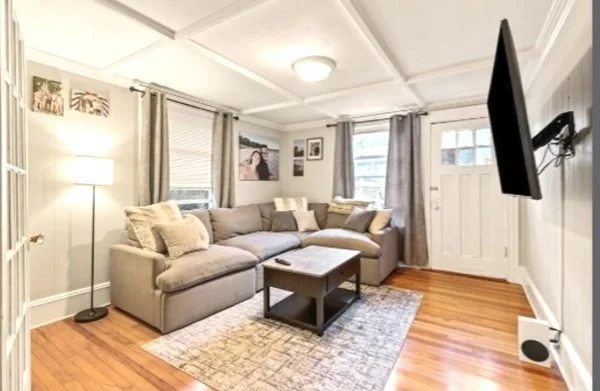 2 bed, 1 bath apartment for rent at 37 Crescent St Unit 37, Swampscott — photo 3 of 16