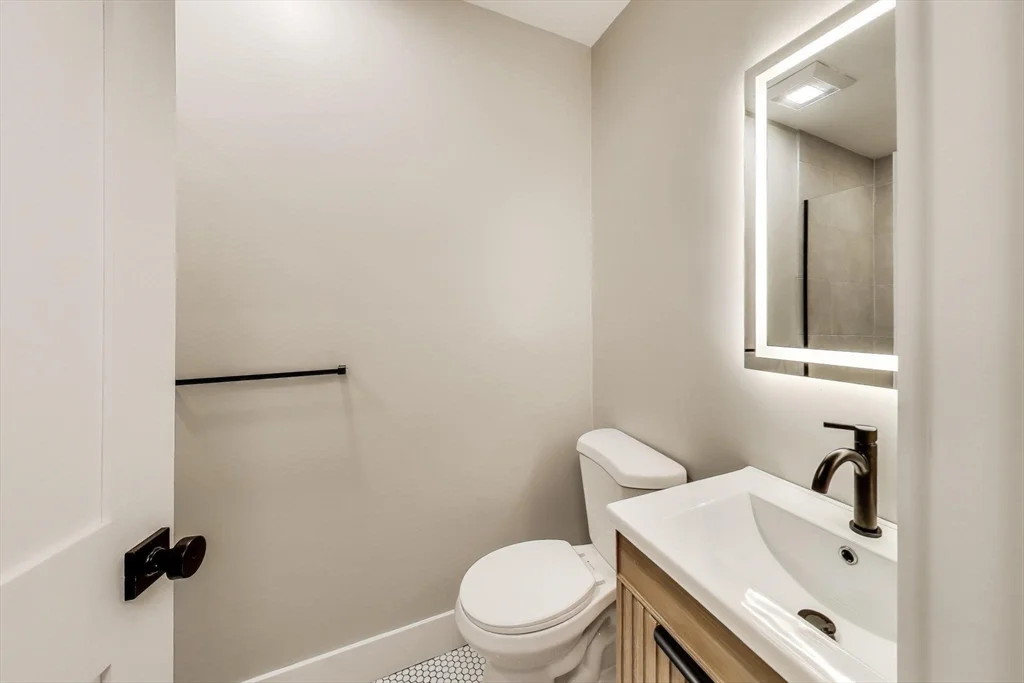 2 bed, 1 bath apartment for rent at 37 Delle Ave Unit 4, Mission Hill — photo 5 of 10