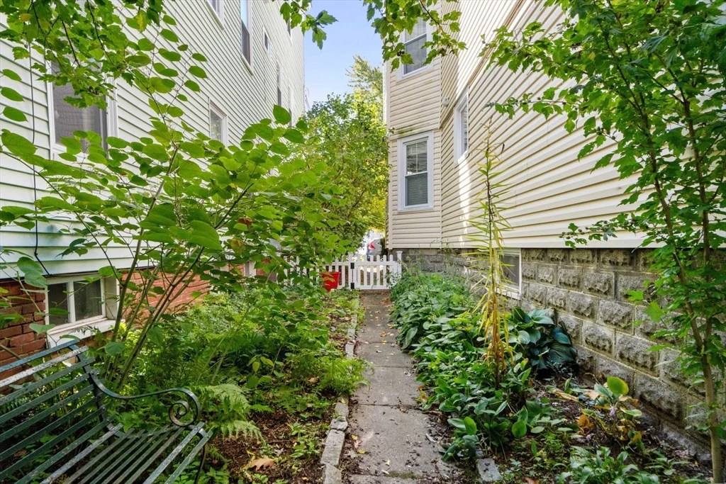 3 bed, 1 bath apartment for rent at 37 Dimick St Unit 1, Union Square — photo 16 of 17