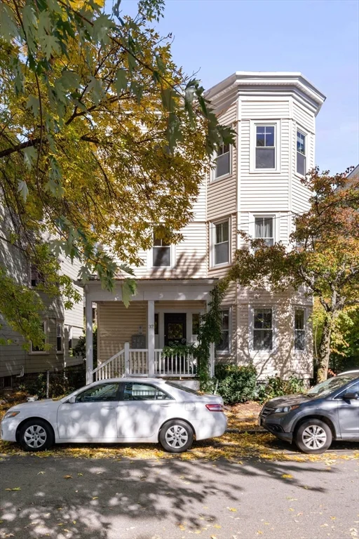 3 bed, 1 bath apartment for rent at 37 Dimick St Unit 1, Union Square — photo 1 of 17