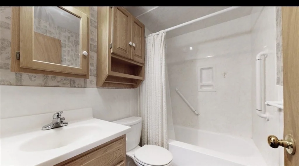 2 bed, 1 bath apartment for rent at 37 Eames St, North Reading — photo 12 of 16
