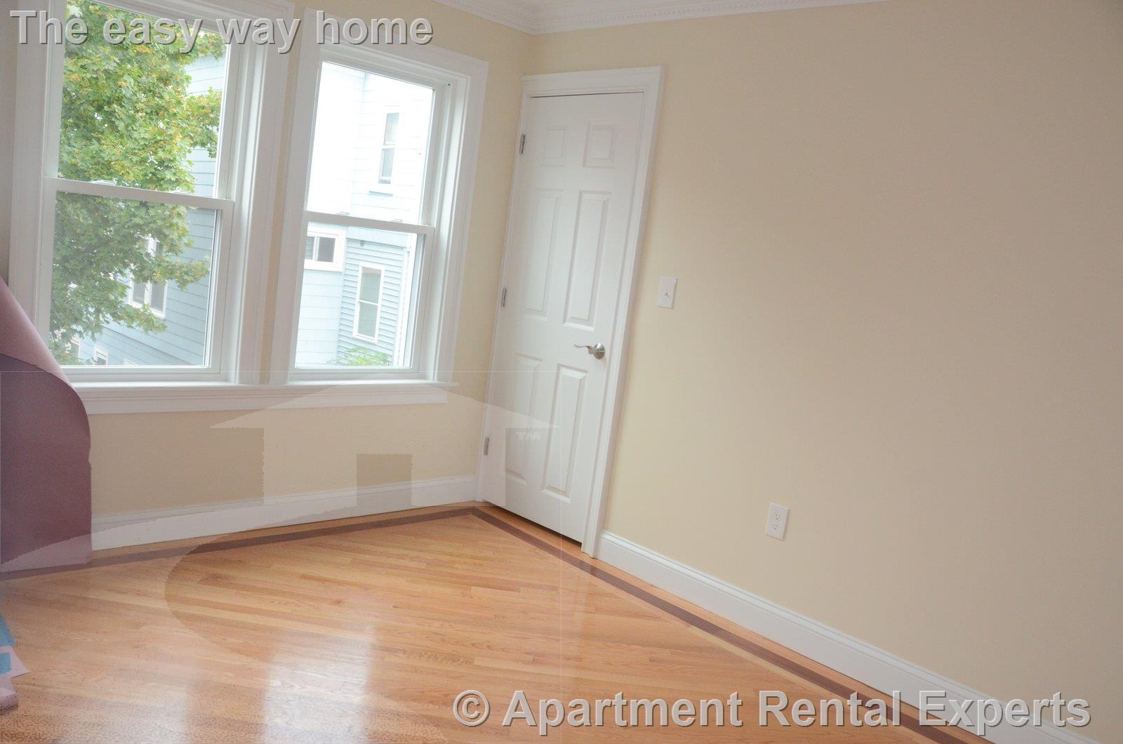 3 bed, 1 bath apartment for rent at 37 Edgar Ave Unit 2, Winter Hill — photo 7 of 9