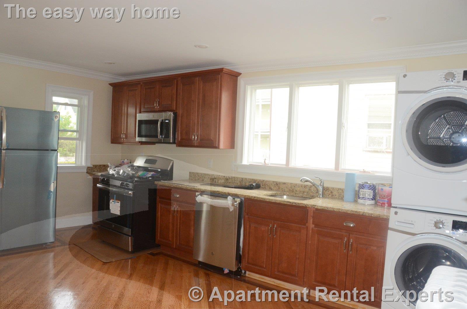 3 bed, 1 bath apartment for rent at 37 Edgar Ave Unit 2, Winter Hill — photo 1 of 9