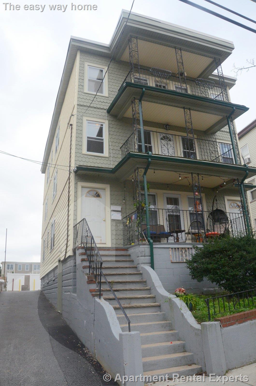 3 bed, 1 bath apartment for rent at 37 Edgar Ave Unit 2, Winter Hill — photo 8 of 9