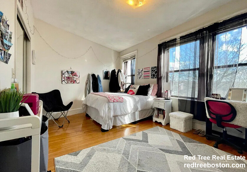 5 bed, 2 bath apartment for rent at 37 Egremont Rd Unit 3, Brighton