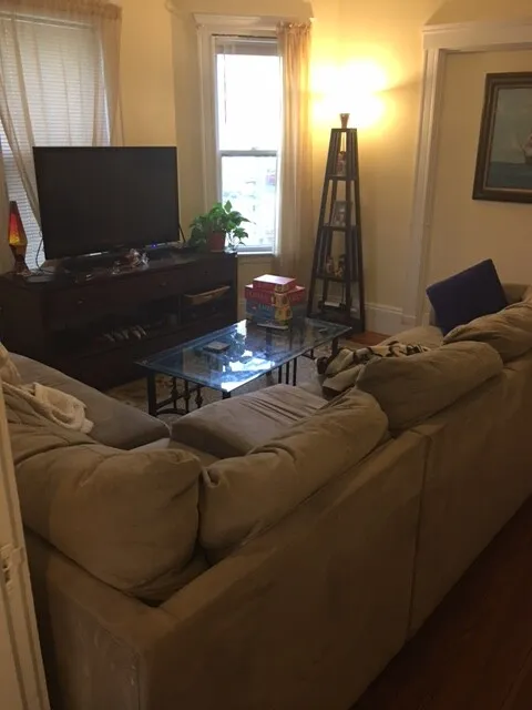 3 bed, 1 bath apartment for rent at 37 Elm St Unit 1, Spring Hill — photo 3 of 6