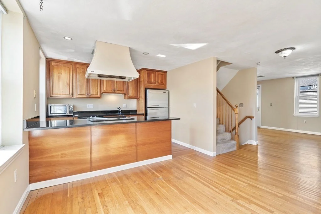 2 bed, 1 bath apartment for rent at 37 Essex St Unit 2, Charlestown — photo 4 of 15