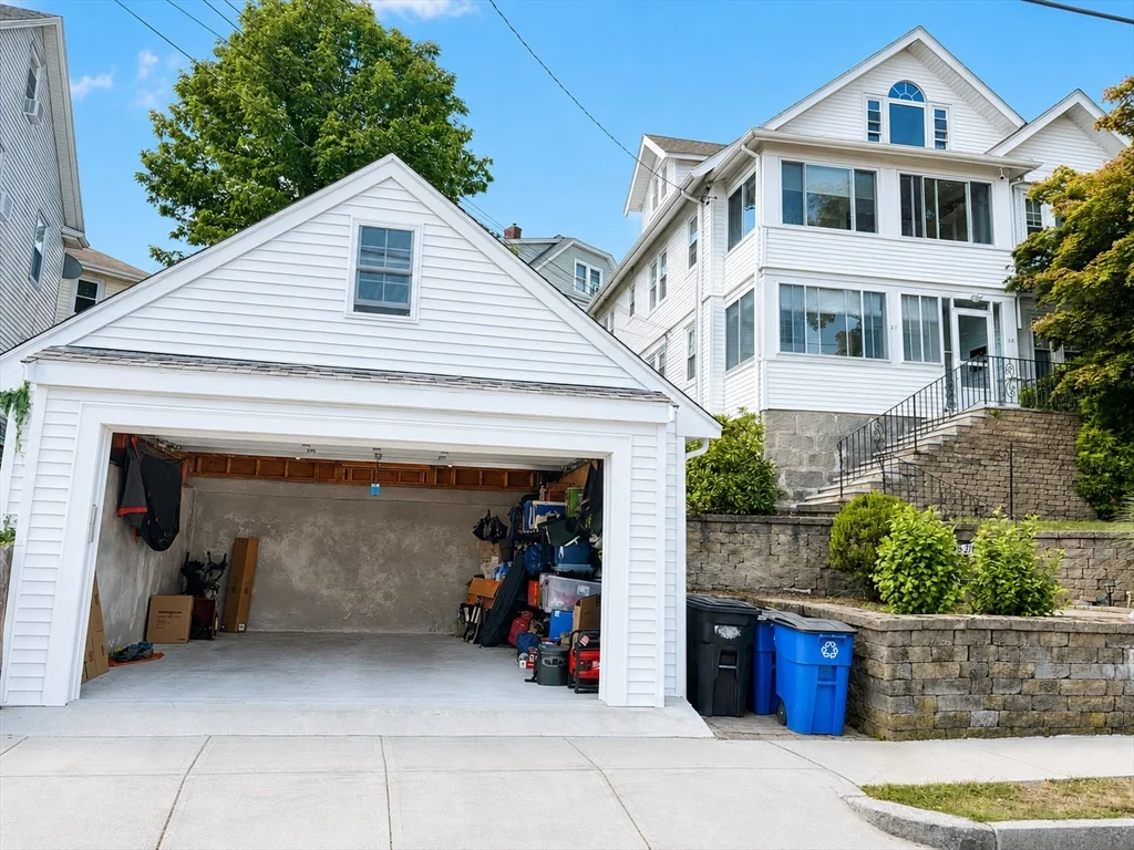 2 bed, 1 bath apartment for rent at 37 Euclid Unit 2, Quincy — photo 1 of 4