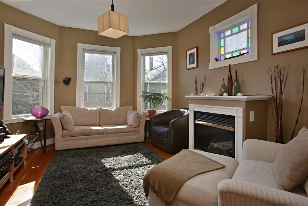 2 bed, 2 bath apartment for rent at 37 Fairmont St Unit 2, Cambridgeport — photo 2 of 8