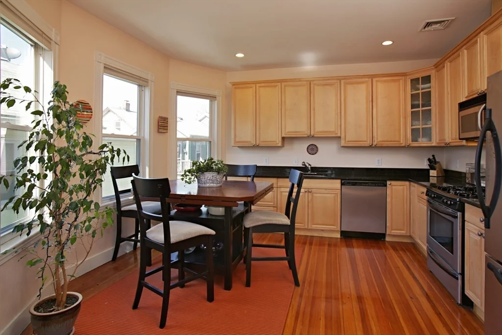 2 bed, 2 bath apartment for rent at 37 Fairmont St Unit 2, Cambridgeport — photo 3 of 8
