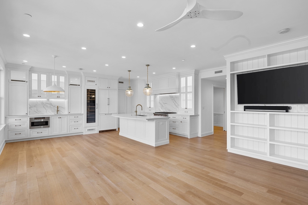 2 bed, 2 bath apartment for rent at 37 Farragut Rd Unit 6, South Boston — photo 1 of 24