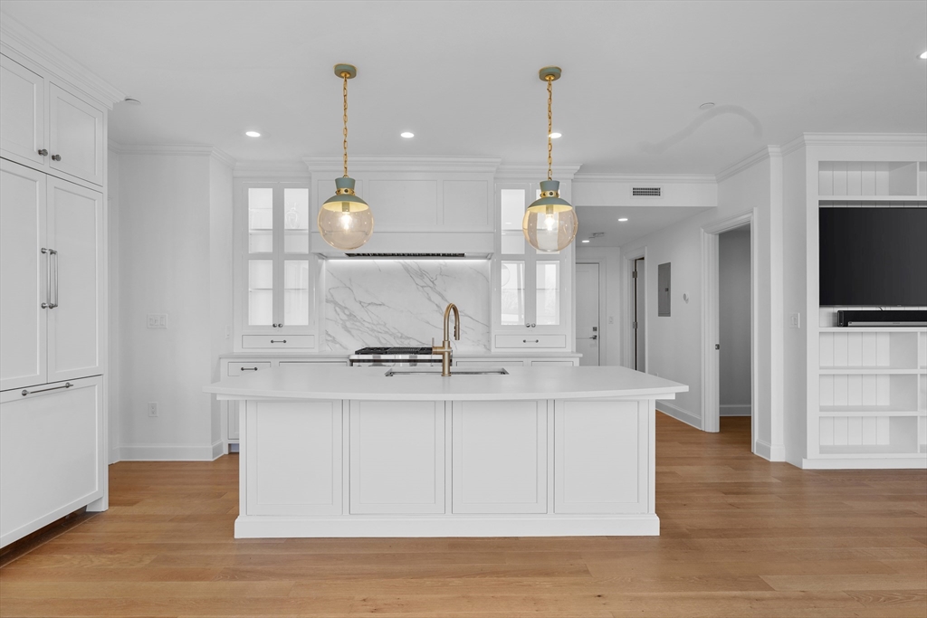 2 bed, 2 bath apartment for rent at 37 Farragut Rd Unit 6, South Boston — photo 4 of 24