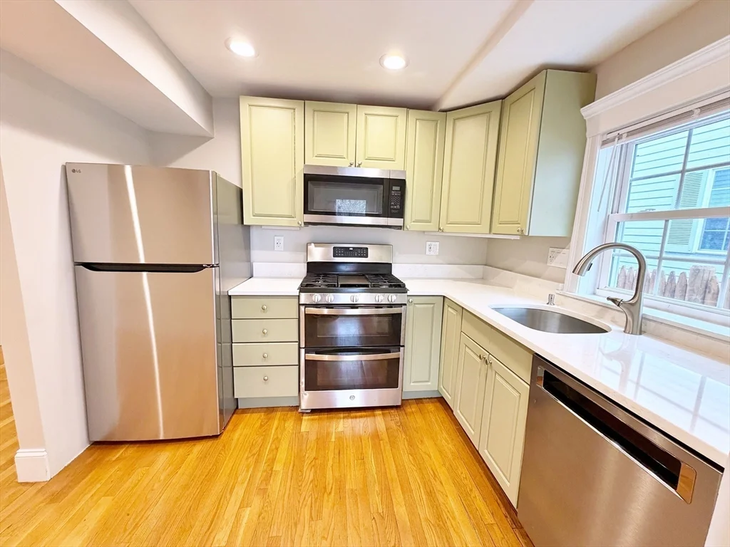 2 bed, 2 bath apartment for rent at 37 Fenton St Unit 1, Dorchester — photo 7 of 19