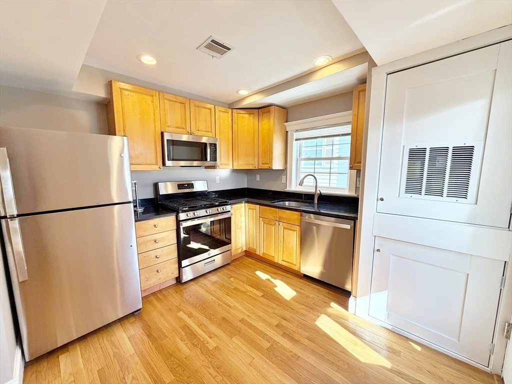 1 bed, 1 bath apartment for rent at 37 Fenton St Unit 2, Dorchester — photo 13 of 17