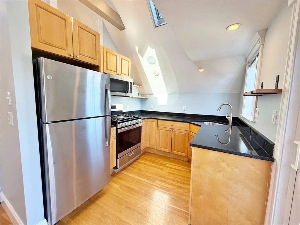1 bed, 1 bath apartment for rent at 37 Fenton St Unit 3, Dorchester — photo 5 of 17
