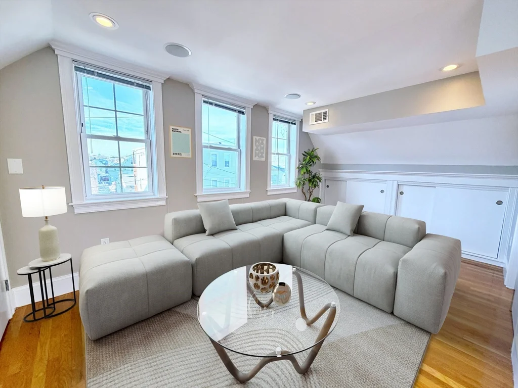 1 bed, 1 bath apartment for rent at 37 Fenton St Unit 3, Dorchester