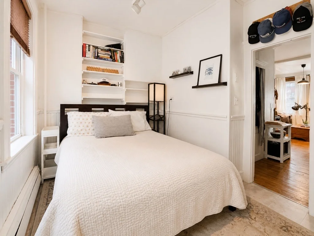1 bed, 1 bath apartment for rent at 37 Garden St Unit 2, Beacon Hill — photo 8 of 10