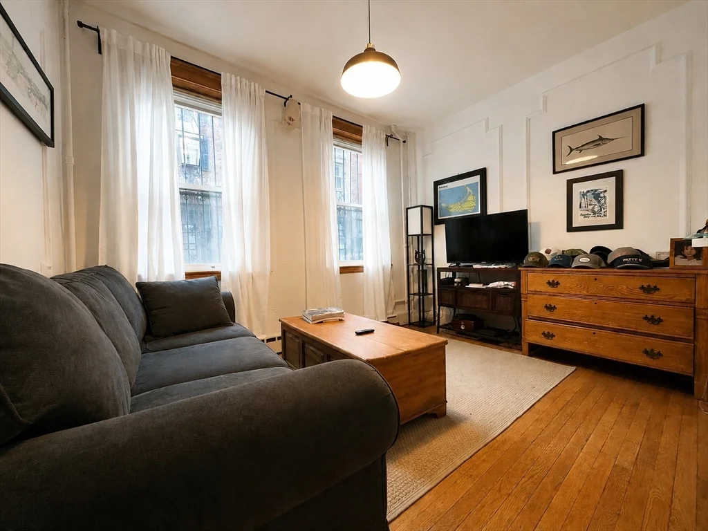 1 bed, 1 bath apartment for rent at 37 Garden St Unit 2, Beacon Hill