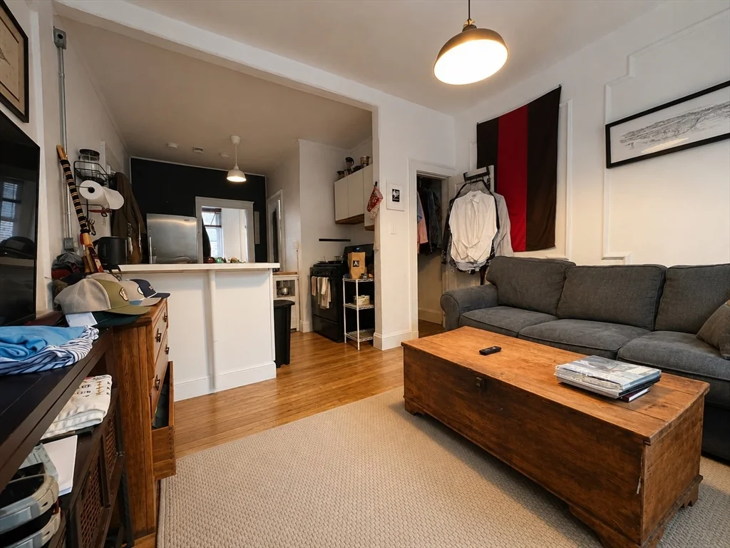 1 bed, 1 bath apartment for rent at 37 Garden St Unit 2, Beacon Hill — photo 3 of 10