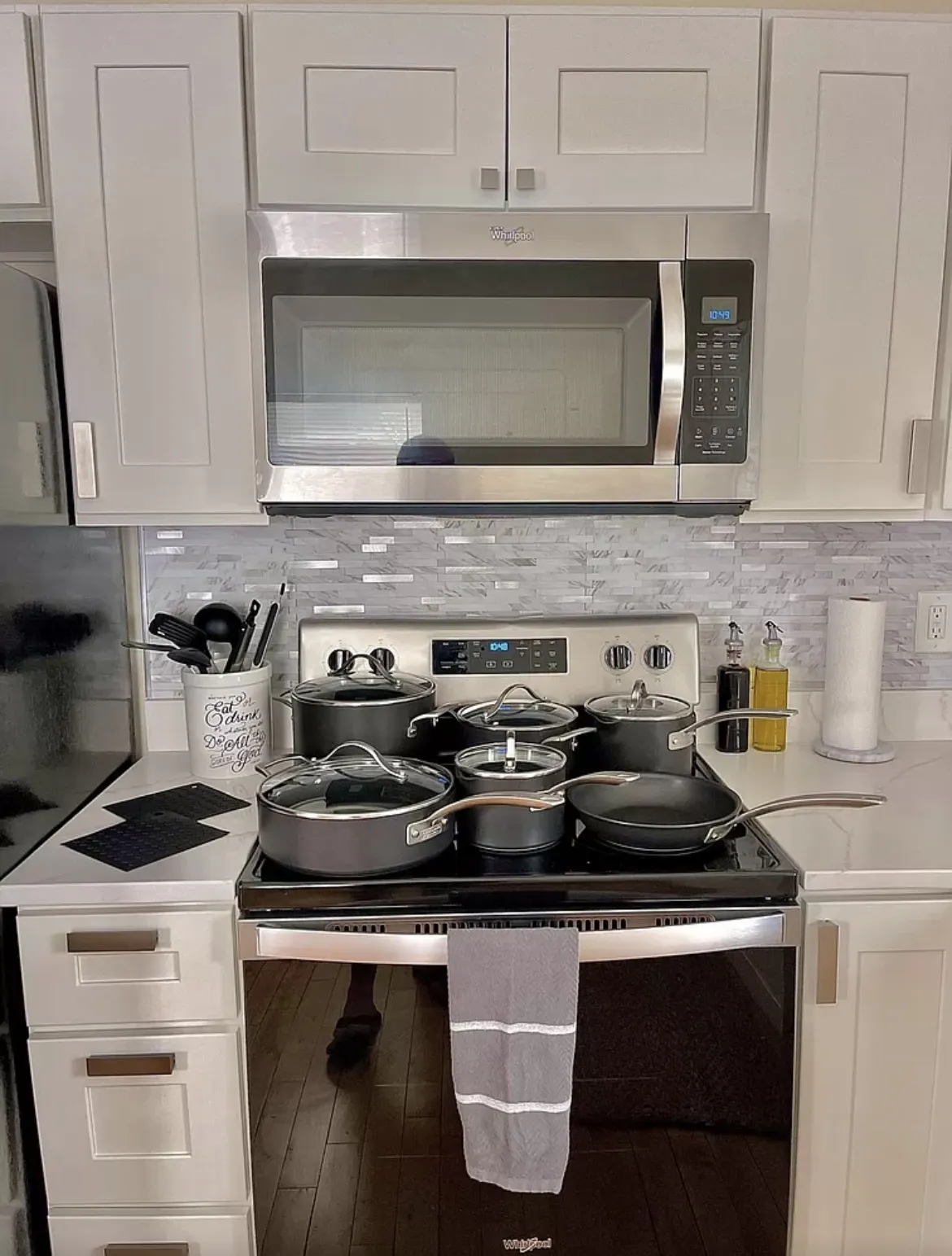 3 bed, 1 bath apartment for rent at 37 Gilman Ter Unit 2, Winter Hill — photo 3 of 27