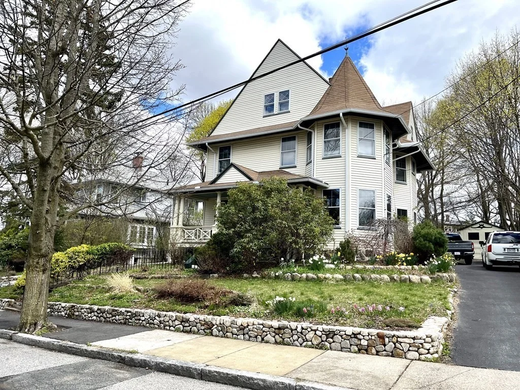 4 bed, 2 bath apartment for rent at 37 Gleason St, West Medford
