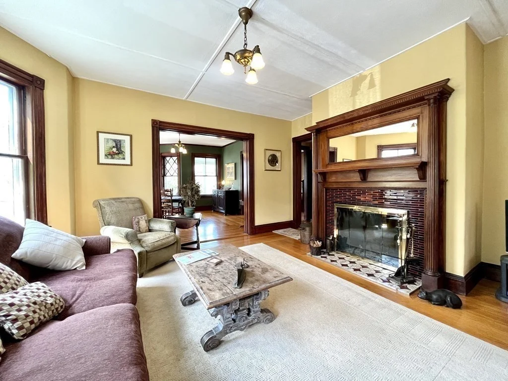 4 bed, 2 bath apartment for rent at 37 Gleason St, West Medford — photo 5 of 28