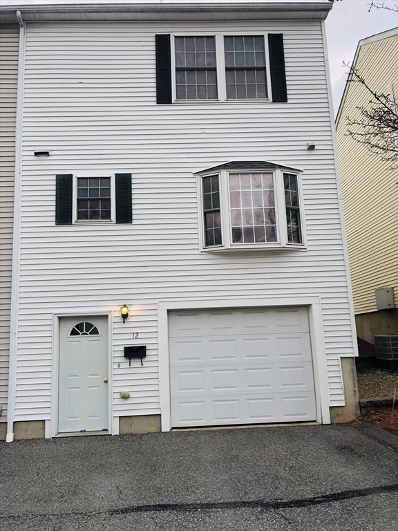 2 bed, 1 bath apartment for rent at 37 Glen Ave Unit 12, Chelmsford — photo 2 of 13