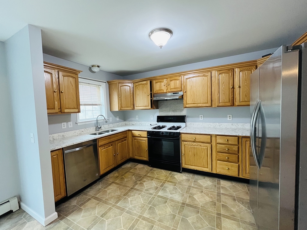 2 bed, 1 bath apartment for rent at 37 Glen Ave Unit 12, Chelmsford — photo 5 of 13