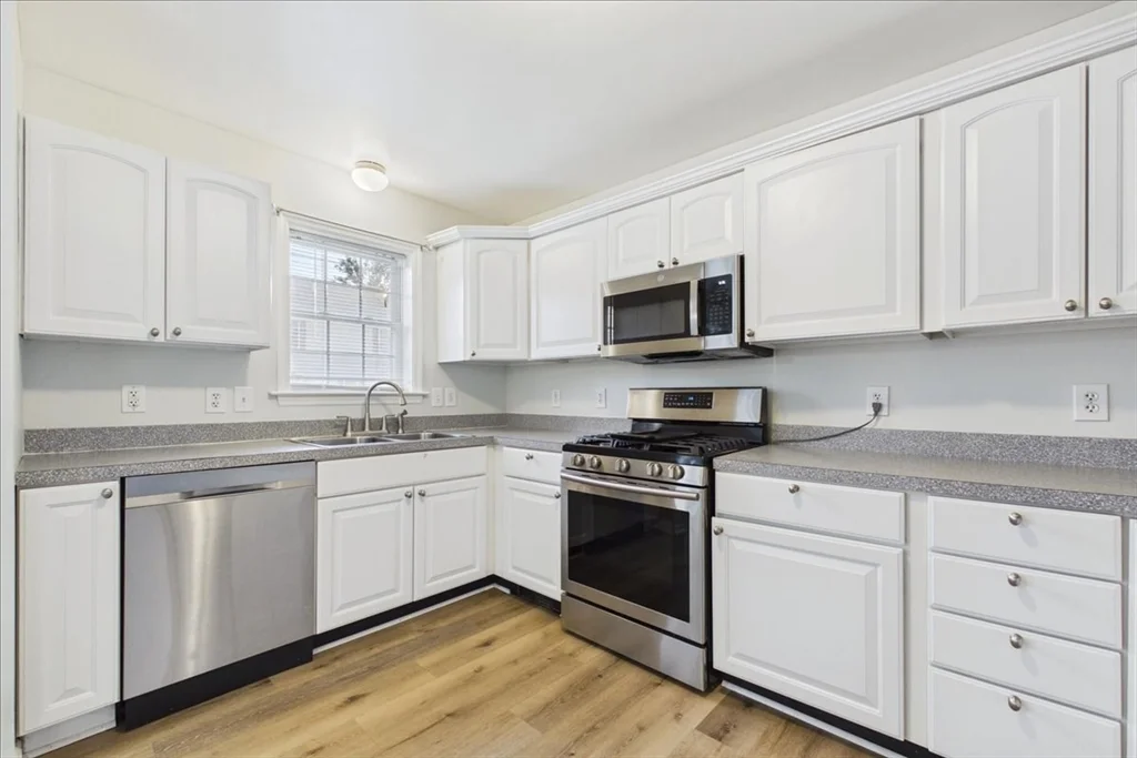 2 bed, 1 bath apartment for rent at 37 Glen Ave Unit 15, Chelmsford — photo 5 of 25