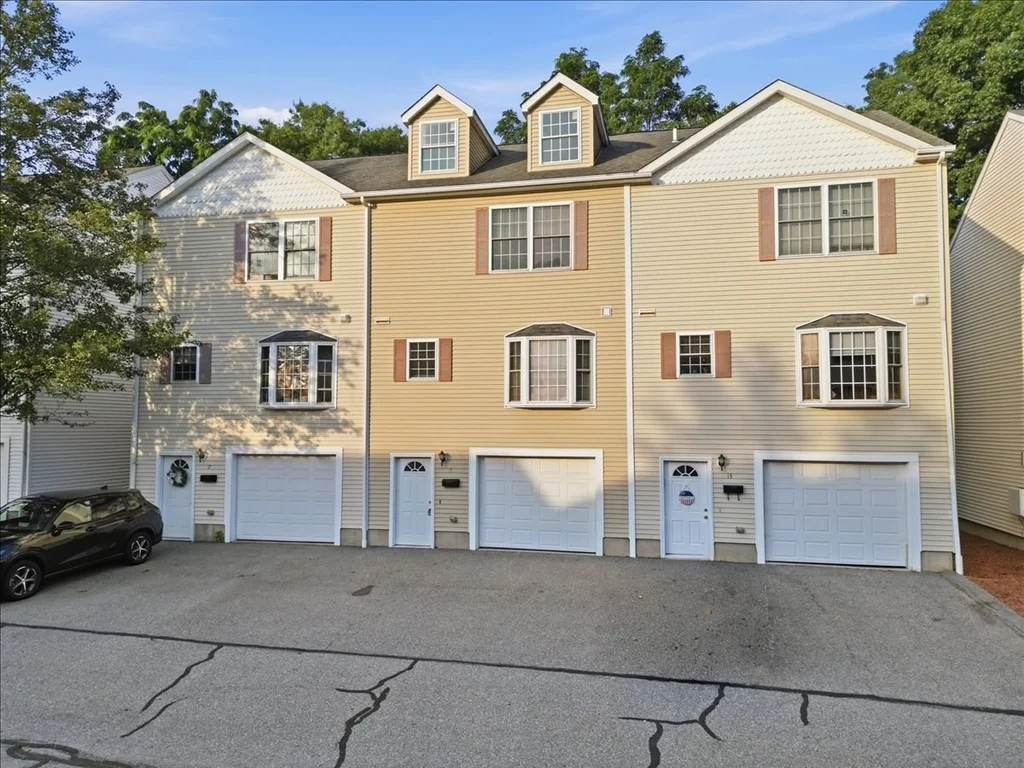 2 bed, 1 bath apartment for rent at 37 Glen Ave Unit 15, Chelmsford