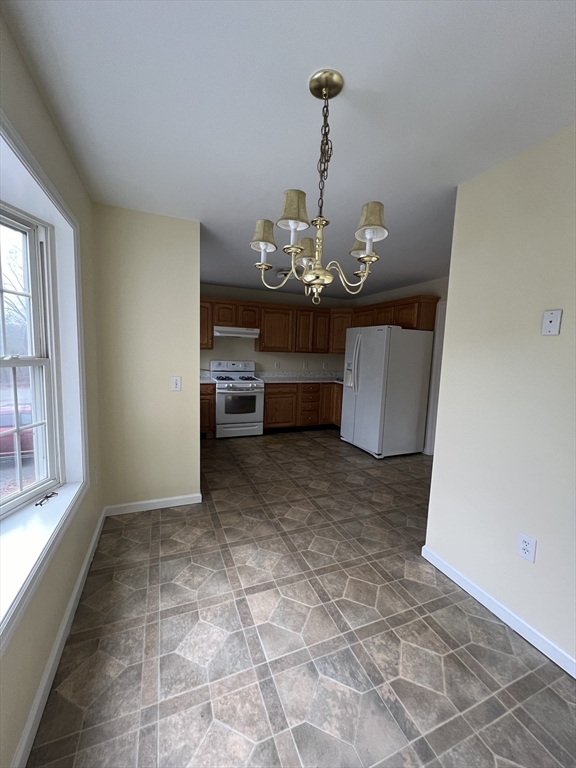 2 bed, 1 bath apartment for rent at 37 Glen Ave Unit 25, Chelmsford — photo 5 of 11