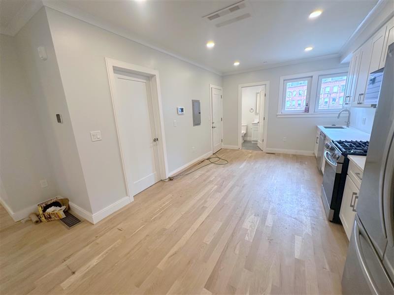 2 bed, 1 bath apartment for rent at 37 Gore St Unit 1, East Cambridge — photo 5 of 12