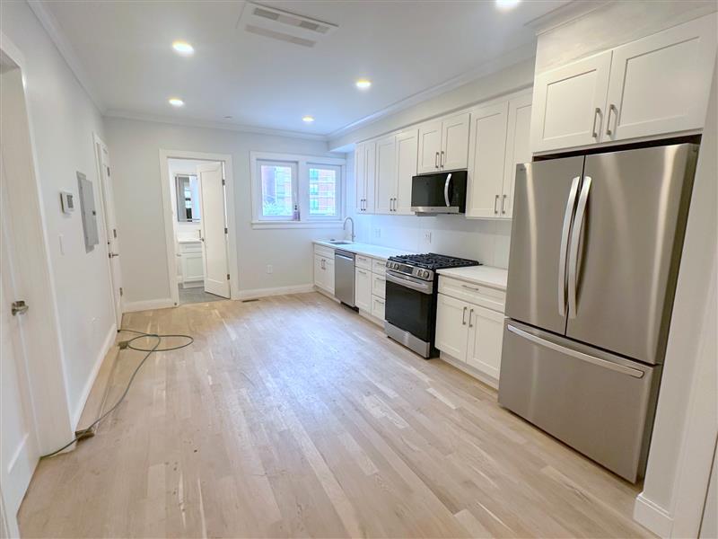 2 bed, 1 bath apartment for rent at 37 Gore St Unit 1, East Cambridge — photo 2 of 12