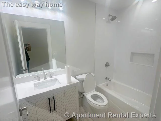 4 bed, 3 bath apartment for rent at 37 Governor Winthrop Rd, Ten Hills — photo 9 of 27