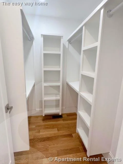 4 bed, 3 bath apartment for rent at 37 Governor Winthrop Rd, Ten Hills — photo 12 of 27