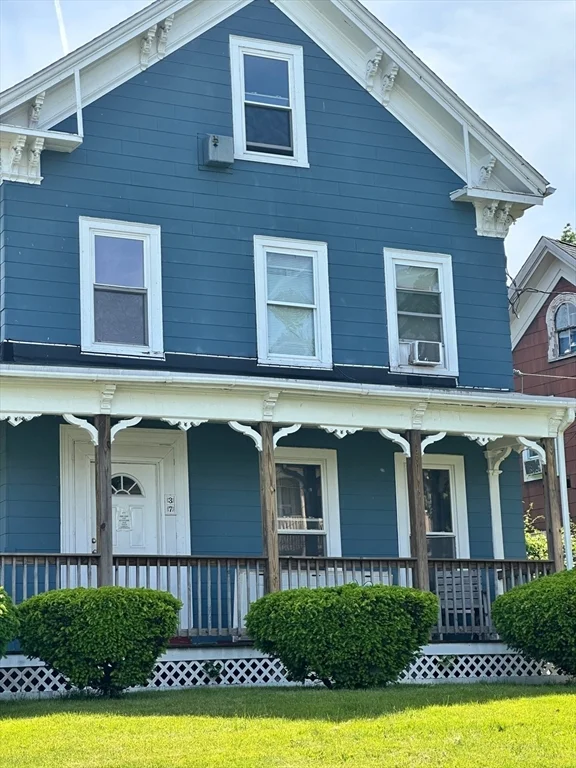 2 bed, 1 bath apartment for rent at 37 Hale St Unit 3, Bridgewater