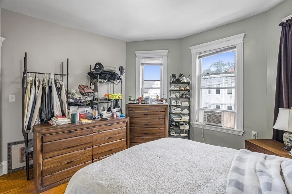4 bed, 1 bath apartment for rent at 37 Harbor View Unit 3, Dorchester — photo 13 of 17