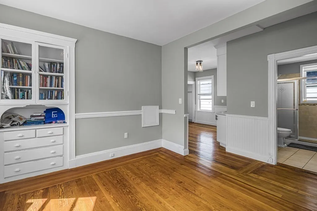 4 bed, 1 bath apartment for rent at 37 Harbor View Unit 3, Dorchester — photo 5 of 17