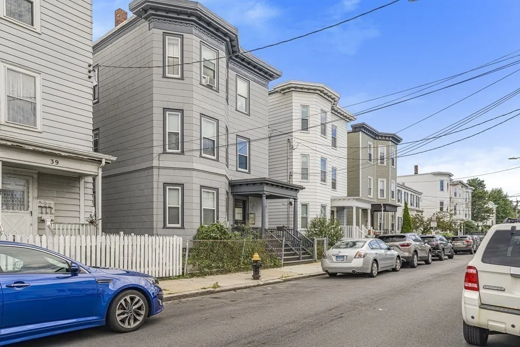 4 bed, 1 bath apartment for rent at 37 Harbor View Unit 3, Dorchester — photo 17 of 17