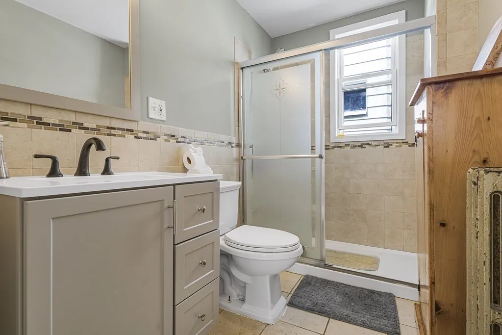 4 bed, 1 bath apartment for rent at 37 Harbor View Unit 3, Dorchester — photo 14 of 17