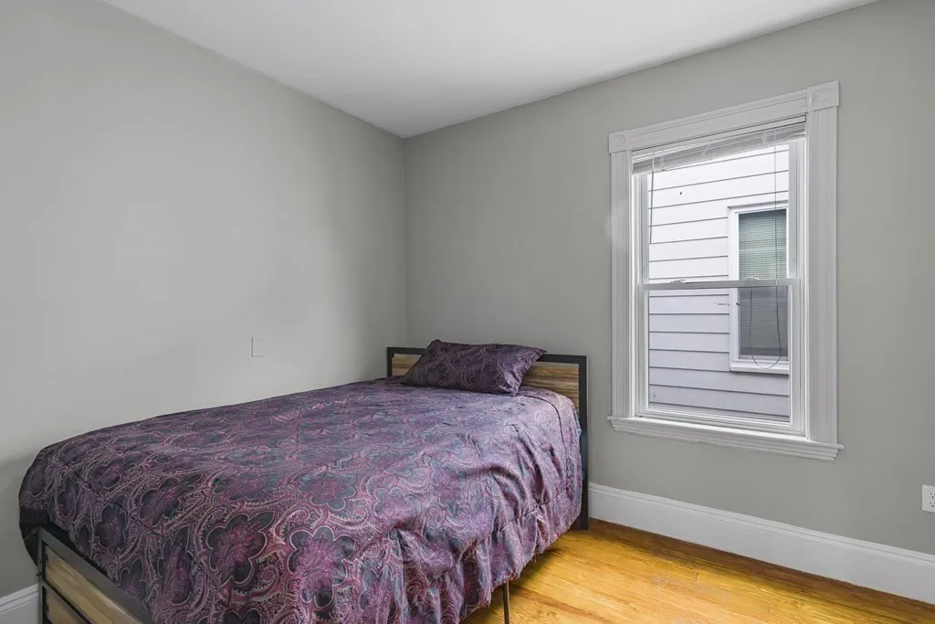 4 bed, 1 bath apartment for rent at 37 Harbor View Unit 3, Dorchester — photo 9 of 17