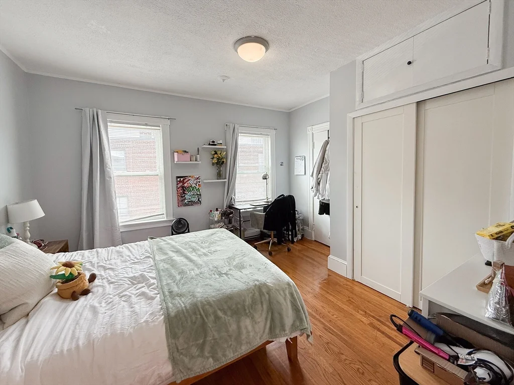 4 bed, 2 bath apartment for rent at 37 Harvard Ave Unit 37, Harvard Avenue — photo 6 of 12
