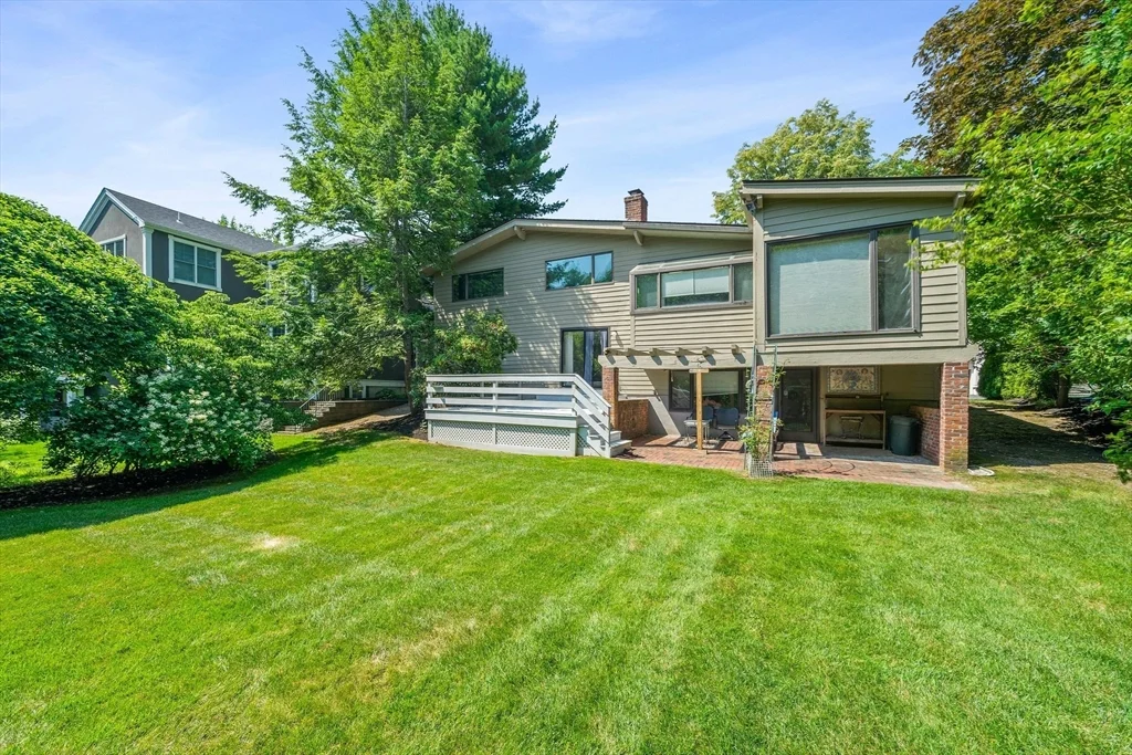3 bed, 2 bath apartment for rent at 37 Harwich Rd, Newton