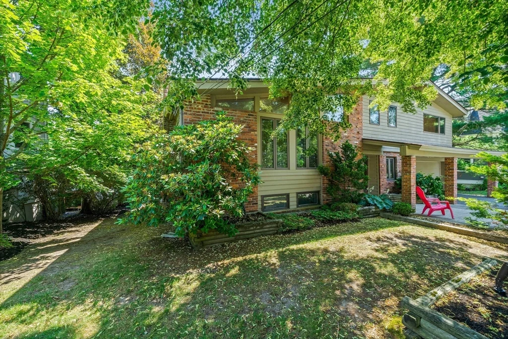 3 bed, 2 bath apartment for rent at 37 Harwich Rd, Newton — photo 33 of 40