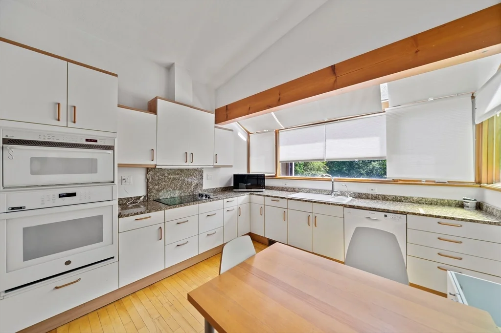 3 bed, 2 bath apartment for rent at 37 Harwich Rd, Newton — photo 3 of 40