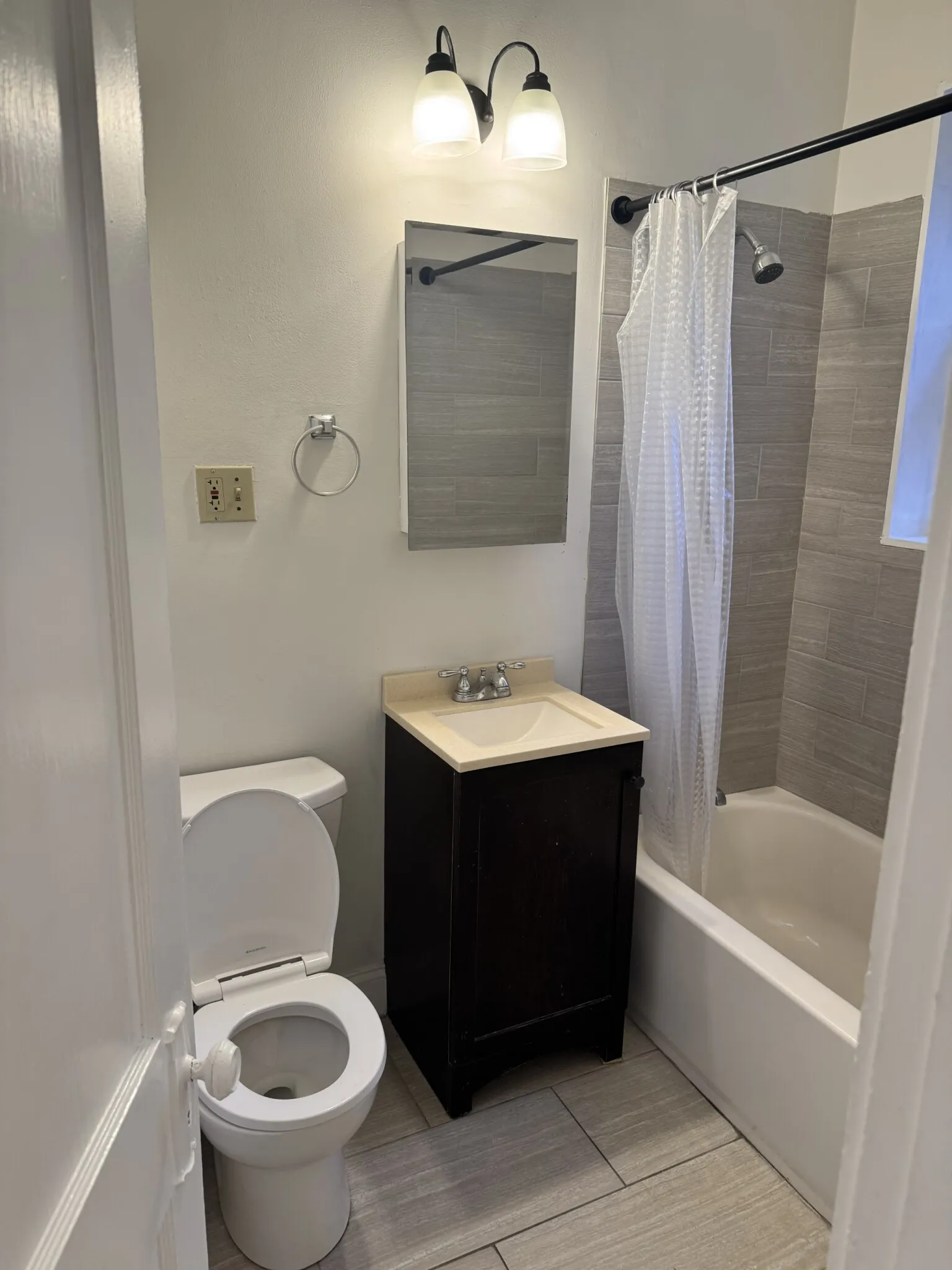 1 bed, 1 bath apartment for rent at 37 Hemenway St Unit 39, Fenway — photo 8 of 32