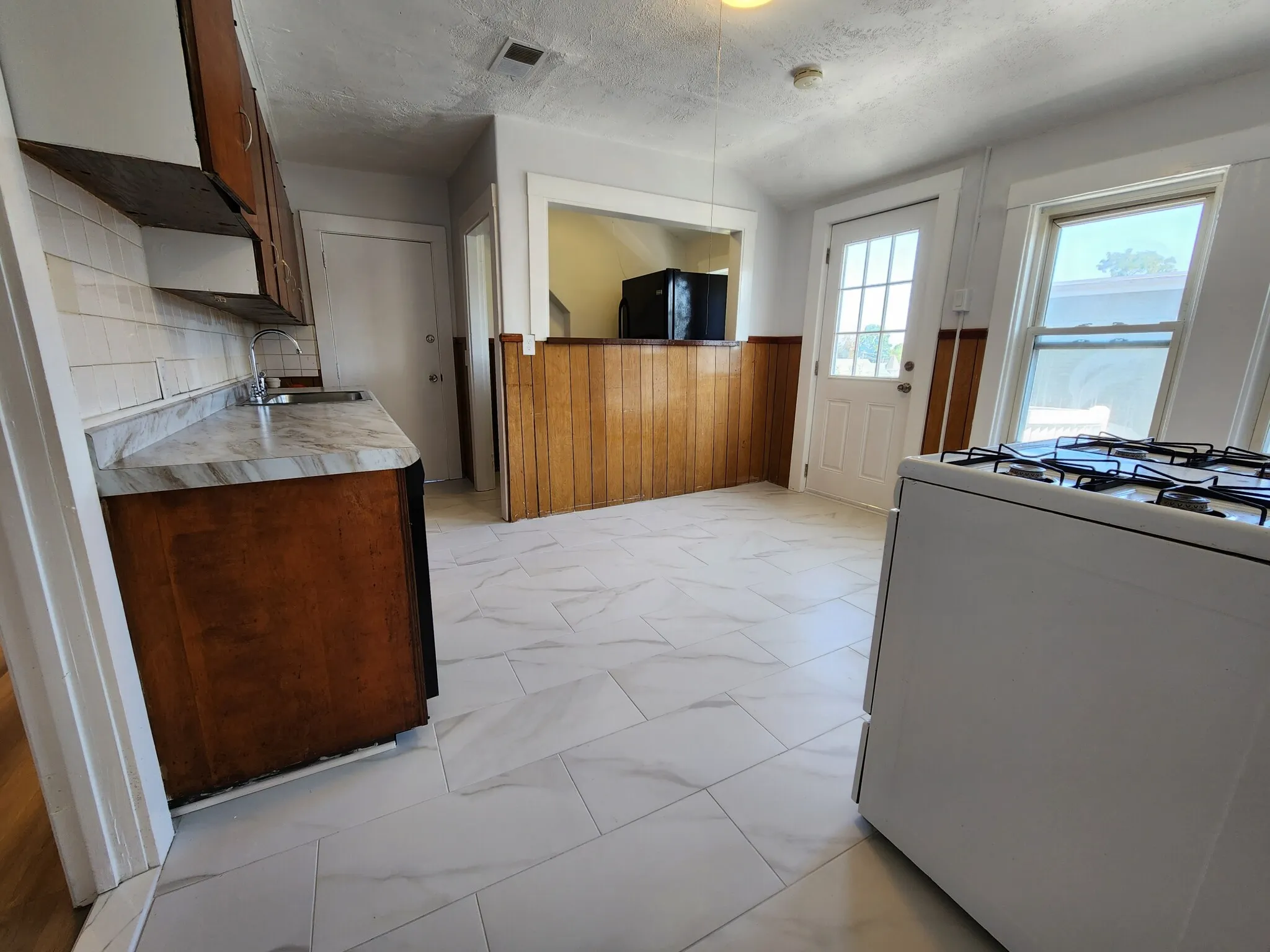 3 bed, 1 bath apartment for rent at 37 Herrod Ave Unit 3, Brockton — photo 8 of 13
